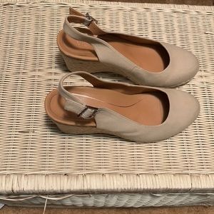 Vionic sling back espadrilles
